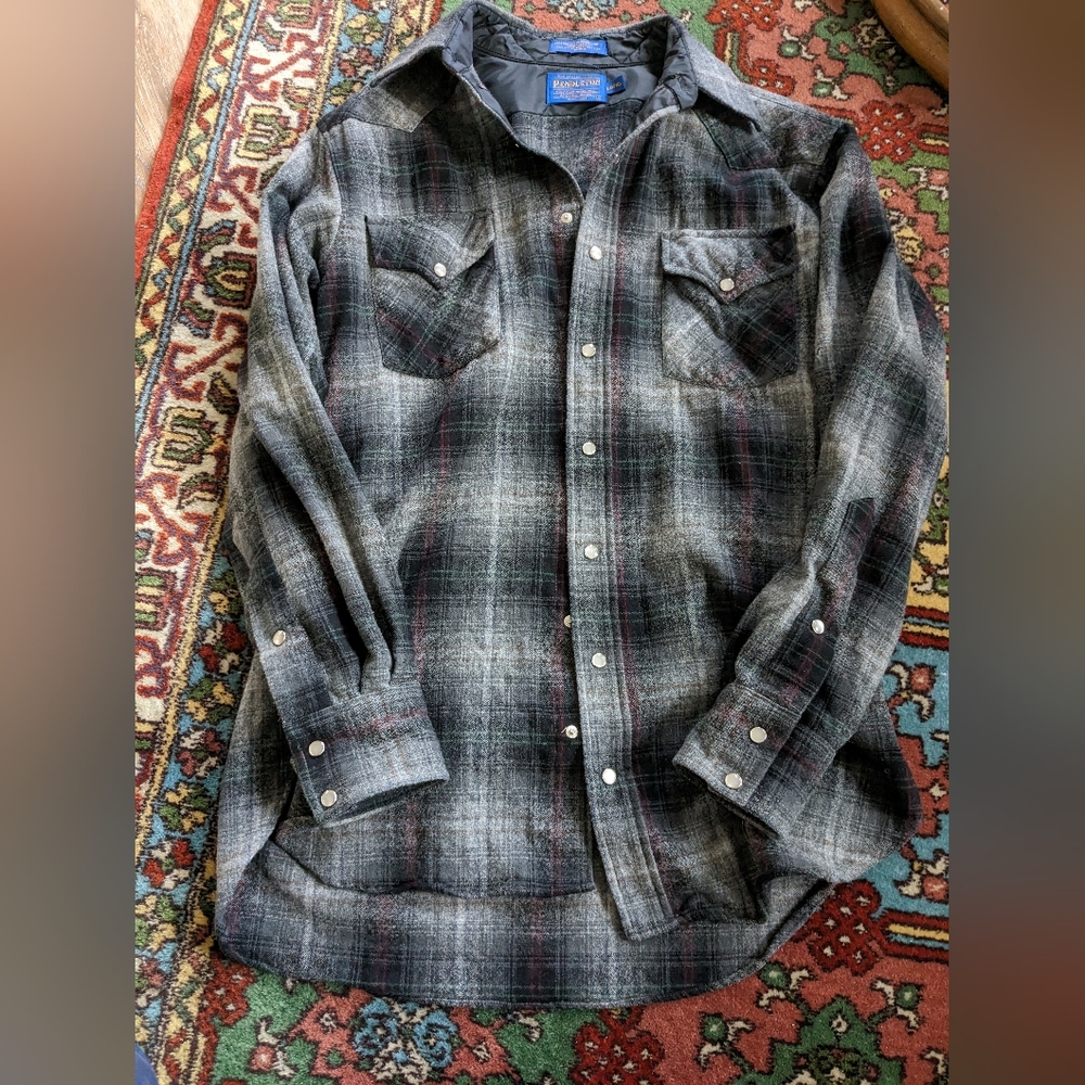 Vintage Pendleton Virgin Wool Medium Long Western Wear Flannel Pearl Snap